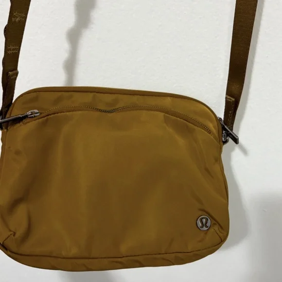 Lululemon Burnt Caramel Lululemon City Adventurer Crossbody 2.5L - Picture 3 of 7
